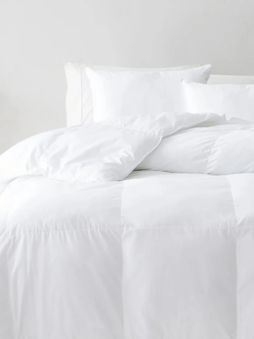 Sleepys Down Alt. Comforter